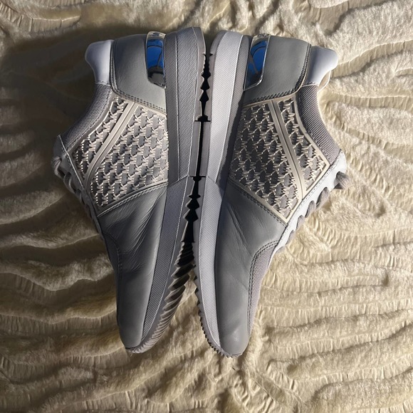 Michael Kors snickers grey size 8 M - Picture 6 of 10